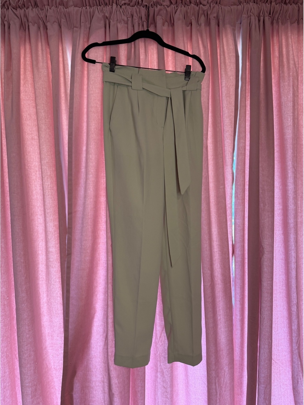 Express Ankle High Rise Paperbag Waist Pants in Light Green - Size 2R